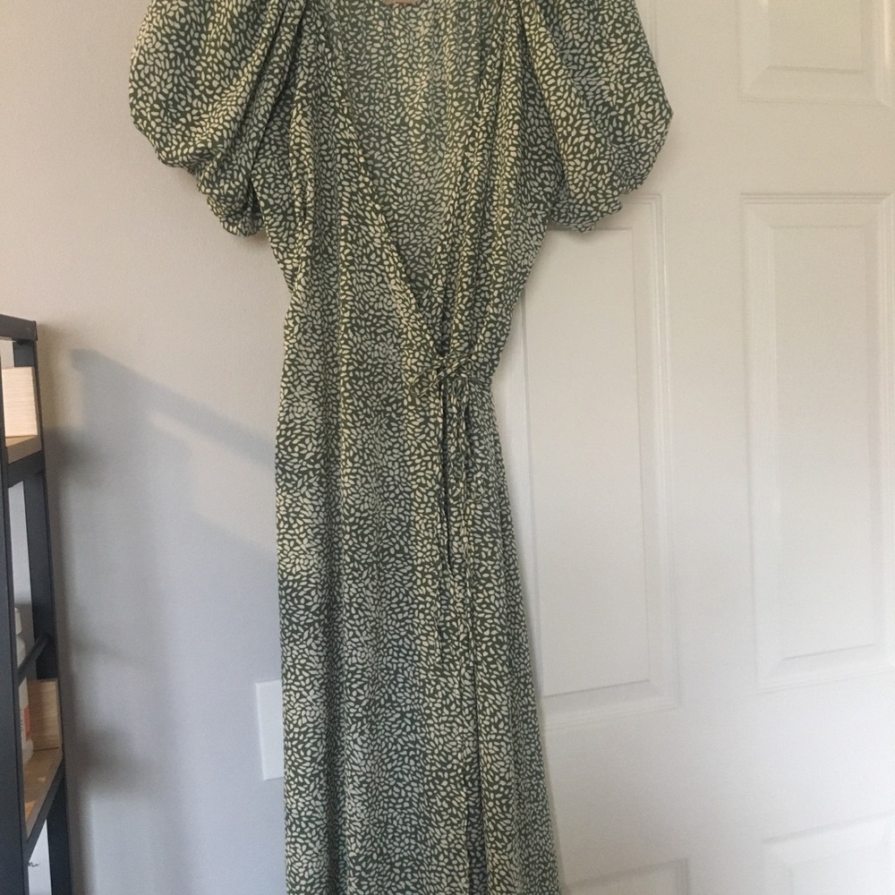 Elegant Green Puff Sleeve Dress
